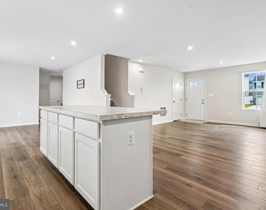 1608 Creek Bottom Place - Photo Thumbnail 9