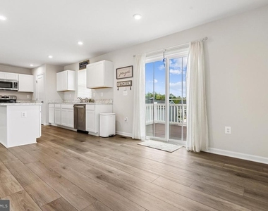1608 Creek Bottom Place - Photo Thumbnail 11
