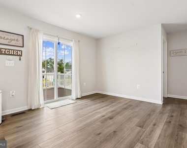 1608 Creek Bottom Place - Photo Thumbnail 10