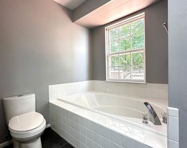 8 Scarborough Court - Photo Thumbnail 13