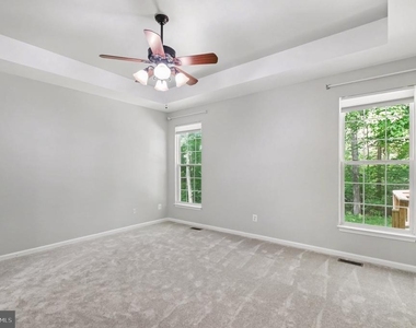 3915 Carlyle Court - Photo Thumbnail 12