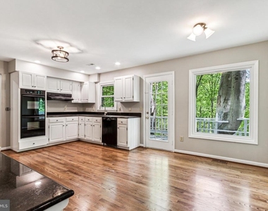 12203 Ashley Court - Photo Thumbnail 8