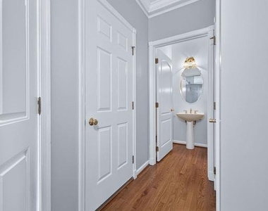 5602 Wheelwright Way - Photo Thumbnail 9