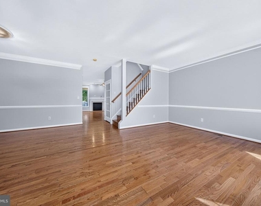 5602 Wheelwright Way - Photo Thumbnail 7