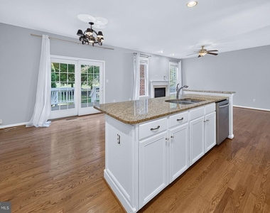 5602 Wheelwright Way - Photo Thumbnail 14