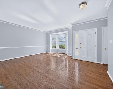 5602 Wheelwright Way - Photo Thumbnail 11