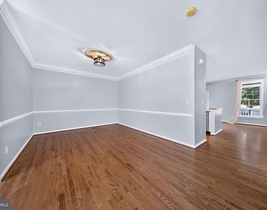 5602 Wheelwright Way - Photo Thumbnail 8