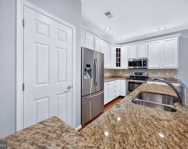 5602 Wheelwright Way - Photo Thumbnail 16