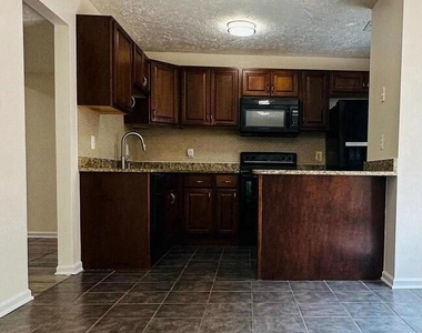 8658 Woodhue Court - Photo Thumbnail 3