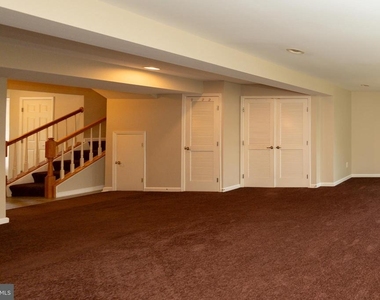 10246 Whitworth Lane - Photo Thumbnail 6