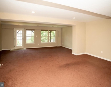 10246 Whitworth Lane - Photo Thumbnail 7