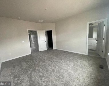 9389 Barnes Loop - Photo Thumbnail 4
