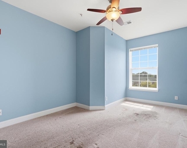 9202 Charleston Drive - Photo Thumbnail 15