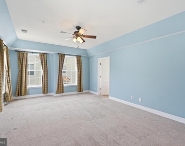 9202 Charleston Drive - Photo Thumbnail 12