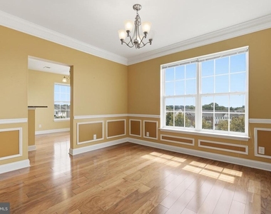 9202 Charleston Drive - Photo Thumbnail 2
