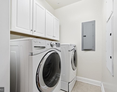 9202 Charleston Drive - Photo Thumbnail 21