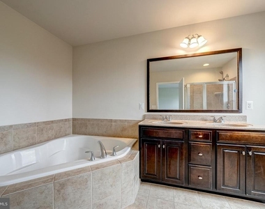 22635 Norwalk Square - Photo Thumbnail 24