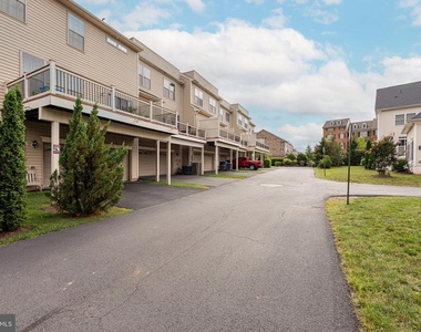 22635 Norwalk Square - Photo Thumbnail 36