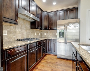22635 Norwalk Square - Photo Thumbnail 16