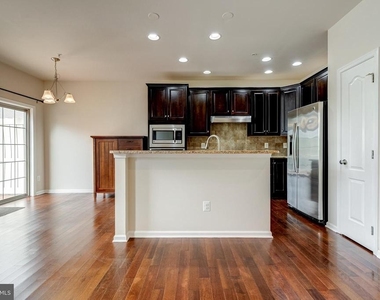 22635 Norwalk Square - Photo Thumbnail 14
