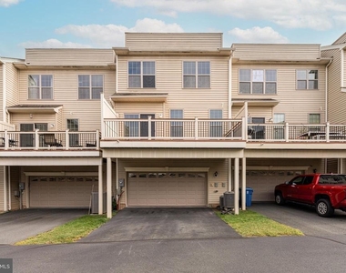 22635 Norwalk Square - Photo Thumbnail 33