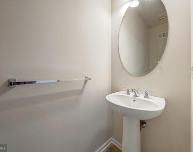 22635 Norwalk Square - Photo Thumbnail 20