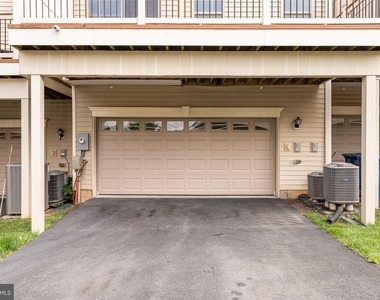 22635 Norwalk Square - Photo Thumbnail 34