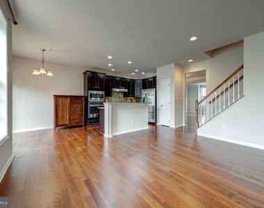 22635 Norwalk Square - Photo Thumbnail 12