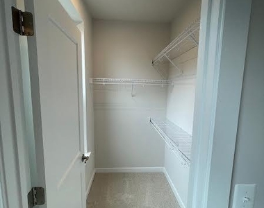 43805 Middleway Terrace - Photo Thumbnail 16