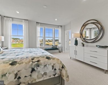 43805 Middleway Terrace - Photo Thumbnail 15