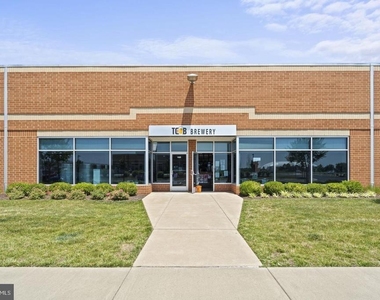 43805 Middleway Terrace - Photo Thumbnail 31