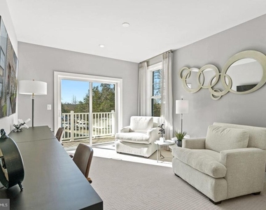 43805 Middleway Terrace - Photo Thumbnail 5