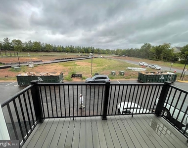 43805 Middleway Terrace - Photo Thumbnail 18