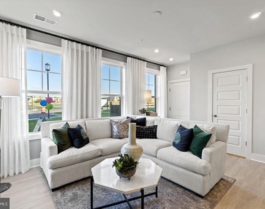 43805 Middleway Terrace - Photo Thumbnail 2