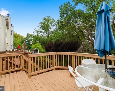 21028 Coach House Square - Photo Thumbnail 24