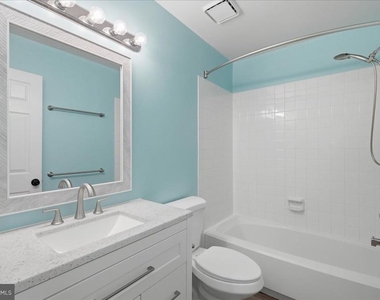 21028 Coach House Square - Photo Thumbnail 12