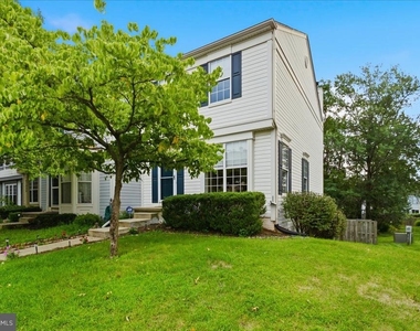 21028 Coach House Square - Photo Thumbnail 2