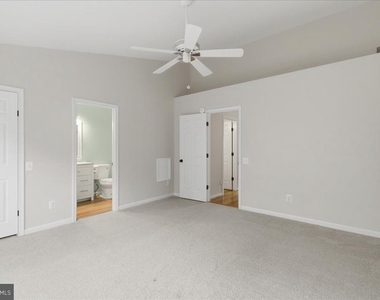 21028 Coach House Square - Photo Thumbnail 18