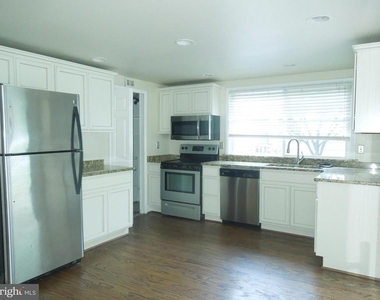 7 Biscayne Place - Photo Thumbnail 3