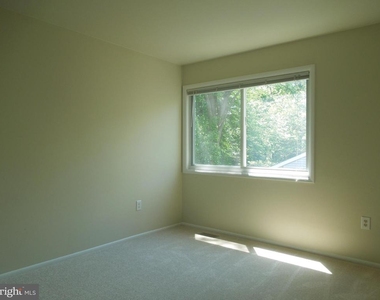 7 Biscayne Place - Photo Thumbnail 7