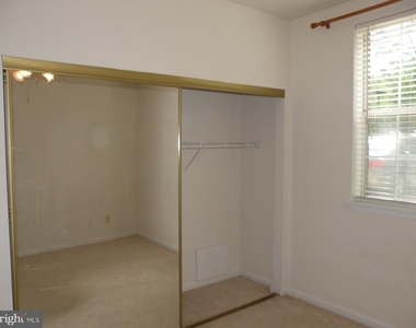662 Gateway Drive Se - Photo Thumbnail 3