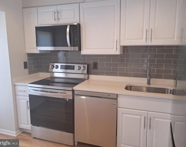 6204 Little Valley Way - Photo Thumbnail 1