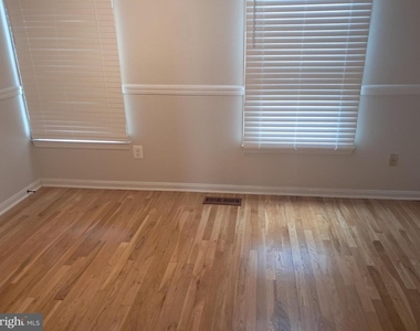 6204 Little Valley Way - Photo Thumbnail 4