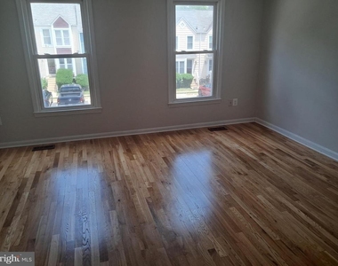 6204 Little Valley Way - Photo Thumbnail 5