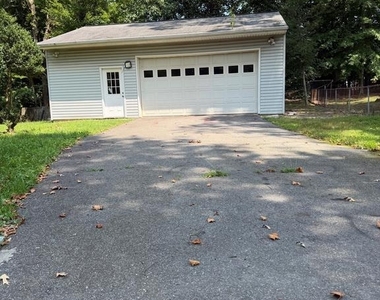 9101 Wildwood Street - Photo Thumbnail 5