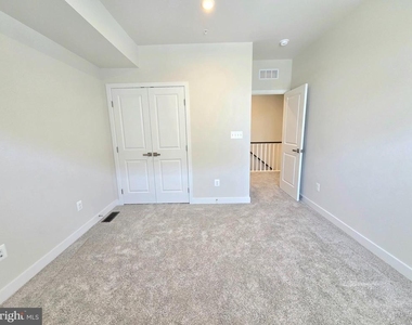 4528 Dandelion Loop - Photo Thumbnail 17