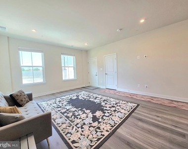 4528 Dandelion Loop - Photo Thumbnail 4