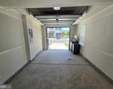 4528 Dandelion Loop - Photo Thumbnail 30