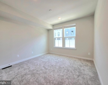 4528 Dandelion Loop - Photo Thumbnail 12