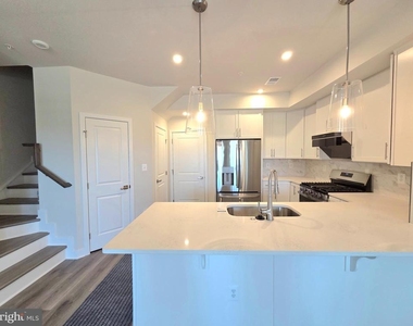 4528 Dandelion Loop - Photo Thumbnail 7